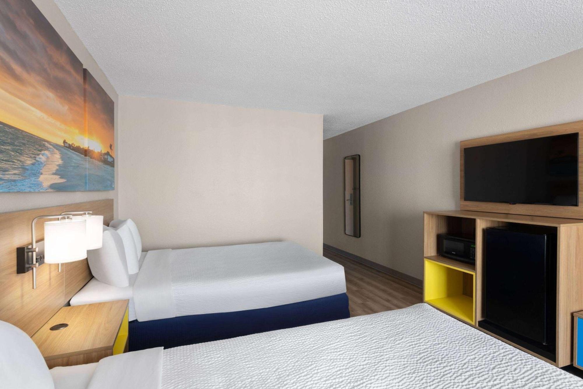 Days Inn By Wyndham Florence Near Civic Center Eksteriør bilde