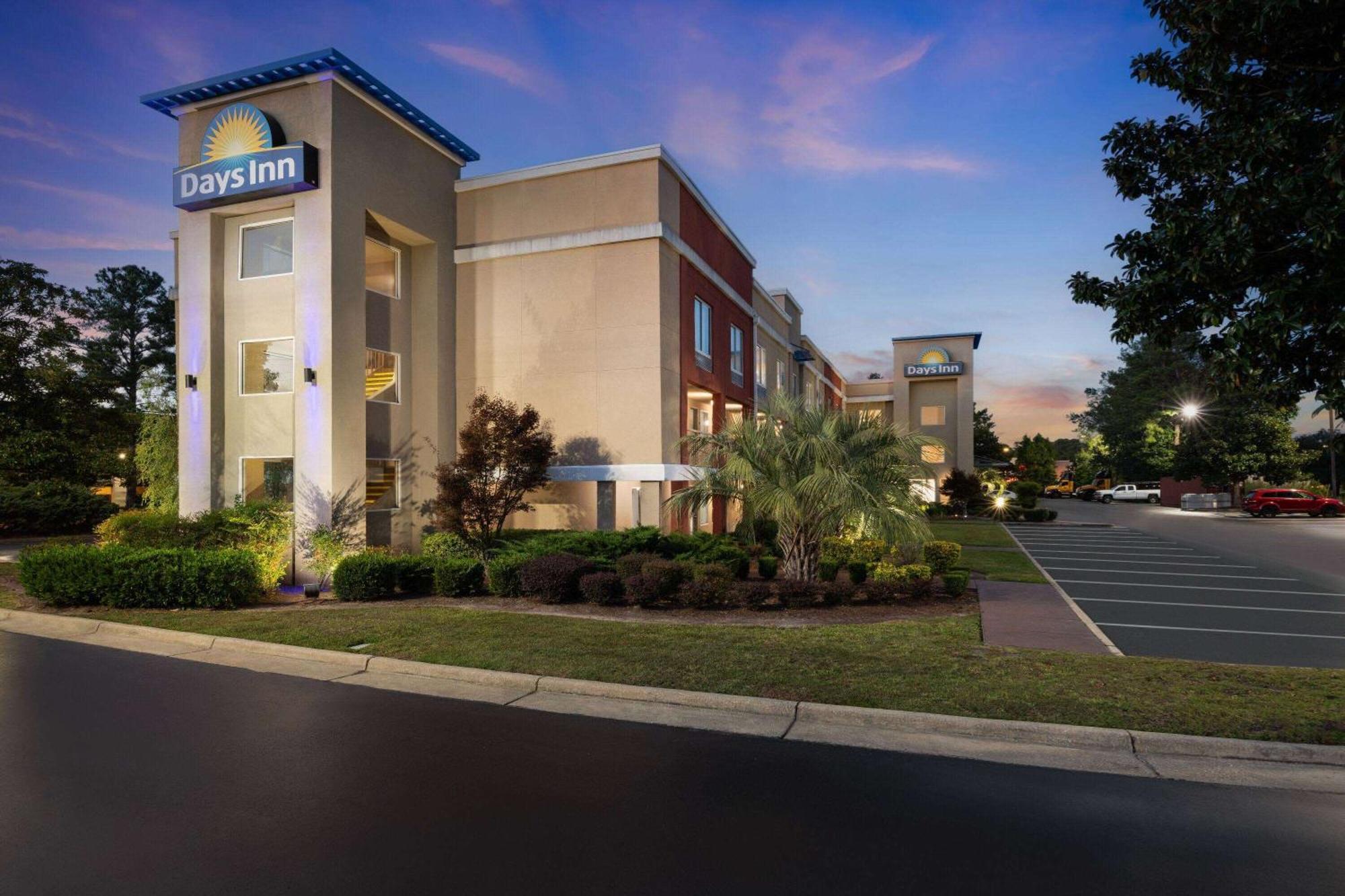 Days Inn By Wyndham Florence Near Civic Center Eksteriør bilde