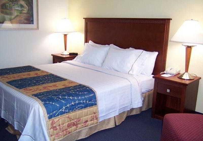 Days Inn By Wyndham Florence Near Civic Center Rom bilde